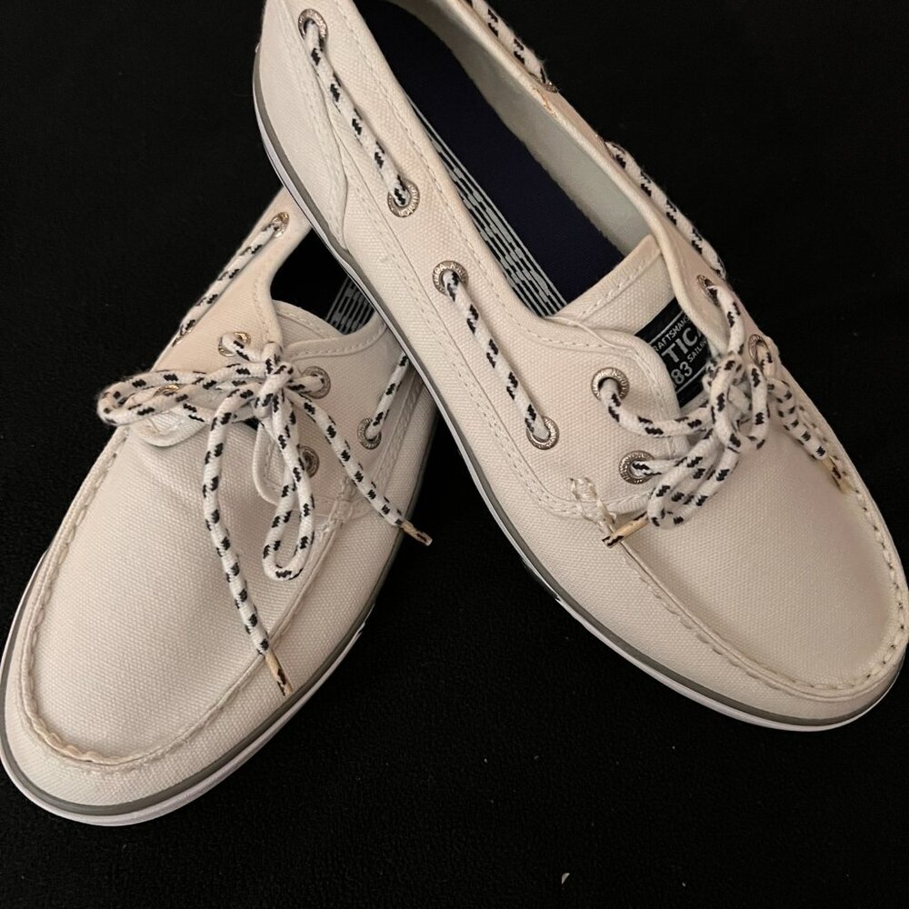 NEVER WORN NAUTICA MENS BOAT SHOES, SIZE 8, WHITE CANVAS - Picture 5 of 6